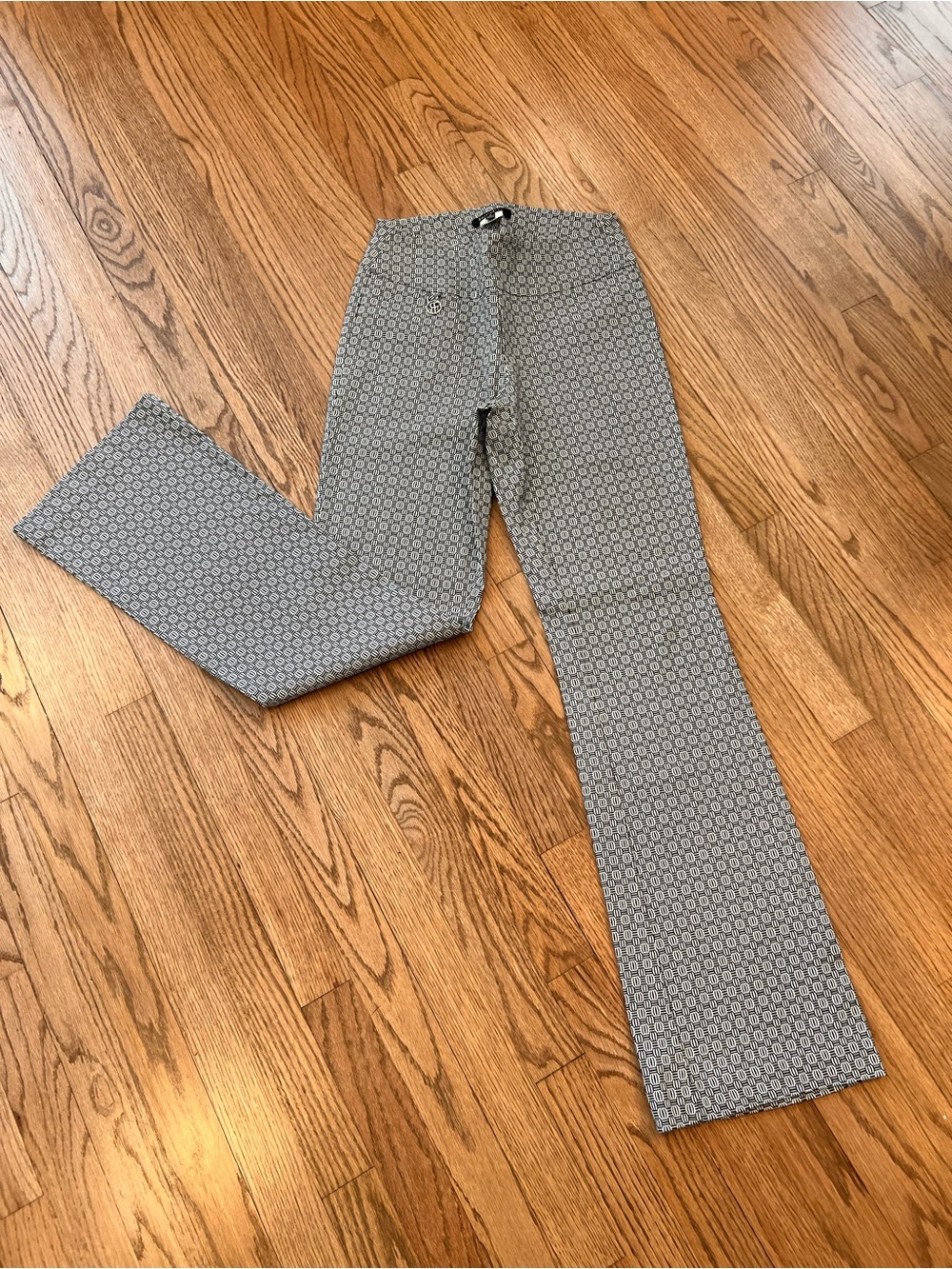 RAFFINALLA - Geo Patterned Bootcut Pants in Black and White - size 8